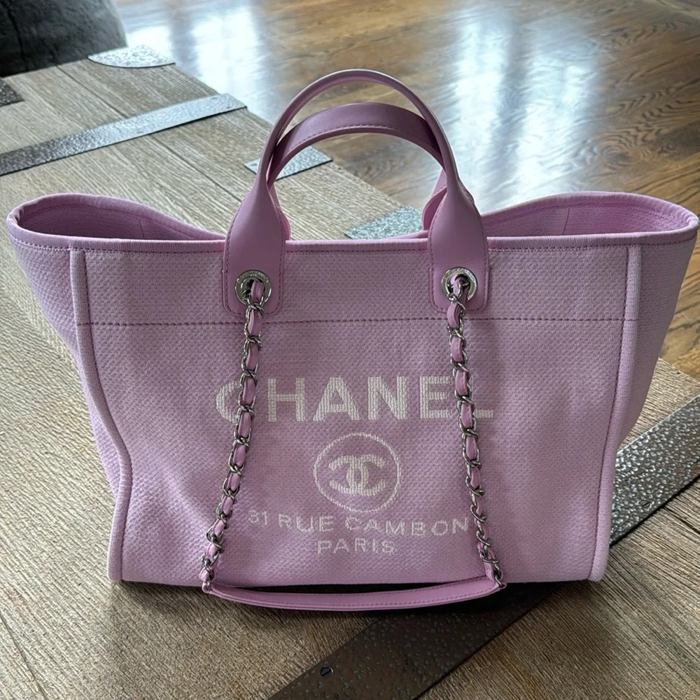 Chanel 22s pink deauville tote beach travel bag with pouch and box large pastel - Picture 14 of 16